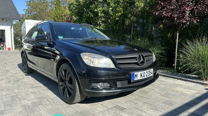 Mercedes-Benz C-Klasa (2009) – Benzyna